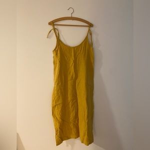 Easy breezy yellow linen dress